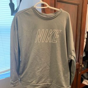 Nike women’s gray sweatshirt with pockets